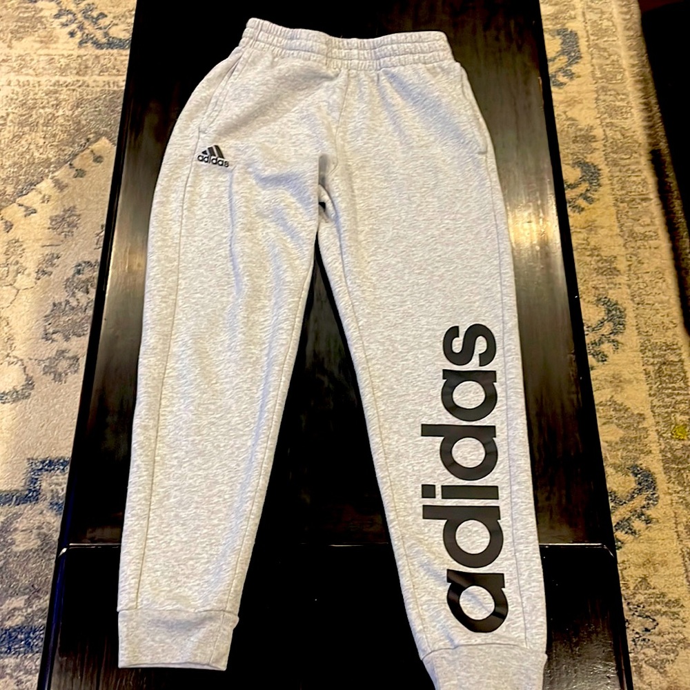 Teen Adidas sweatpants. Like New Size M 10-12
